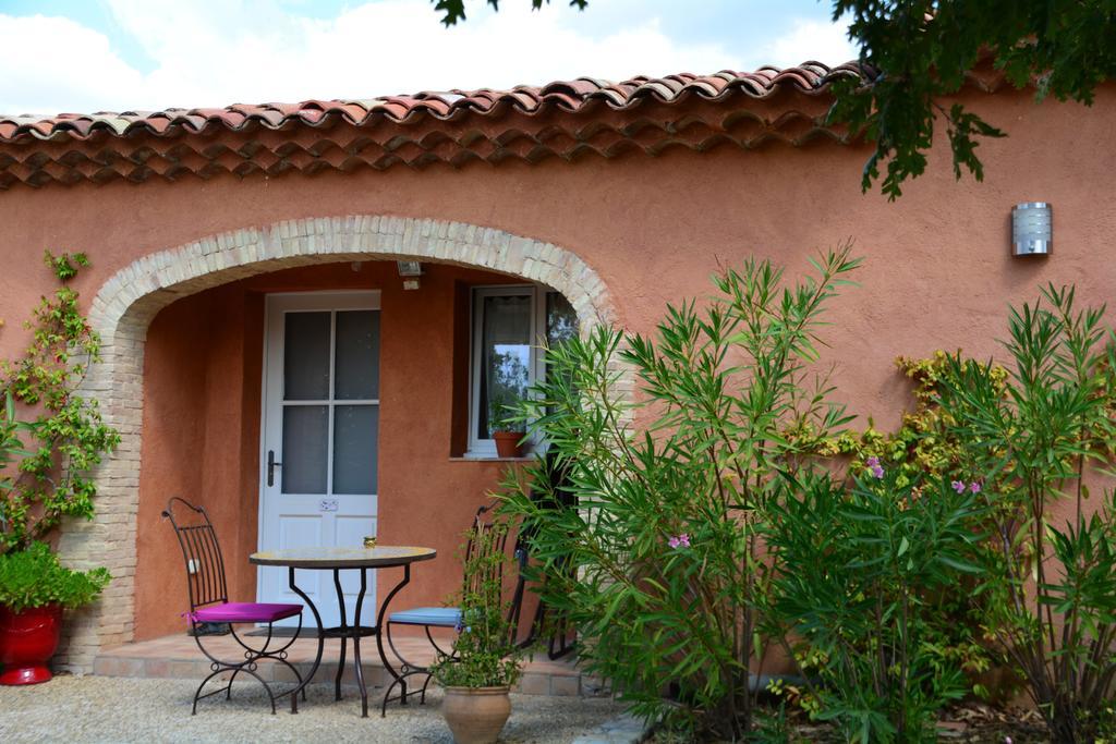 Bed and Breakfast Les Jardins De L'Ermitage Les Salles-sur-Verdon Habitación foto